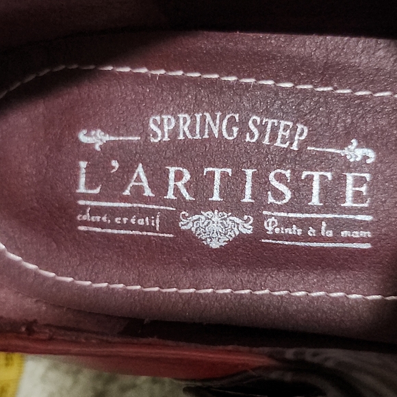 Red and Brown Mary Janes - Picture 5 of 6